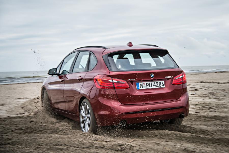  BMW 220d xDrive Active Tourer Sport Line 2014 года  (фото 2 из 17)
